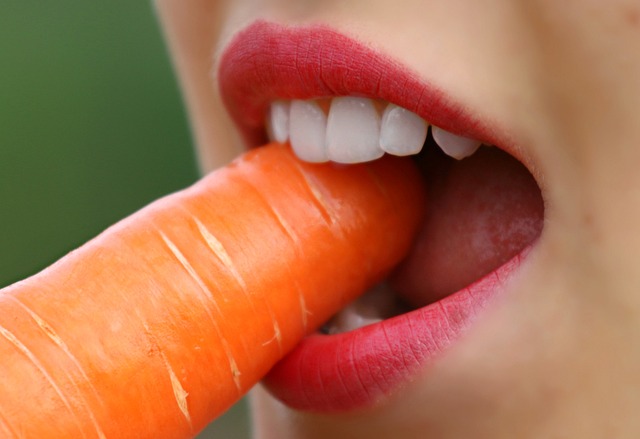Descubre cómo los beneficios de la zanahoria pueden transformar tu dieta diaria y aportar nutrientes esenciales para una vida más saludable.